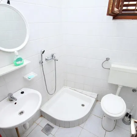 Studio Zavode 5252a * Lokva Rogoznica