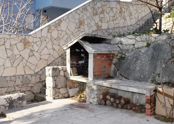 Zavode 5252a 公寓 *